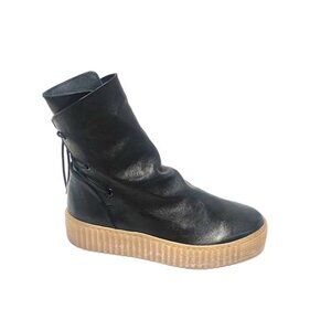 Eric Michael Aviva Boot